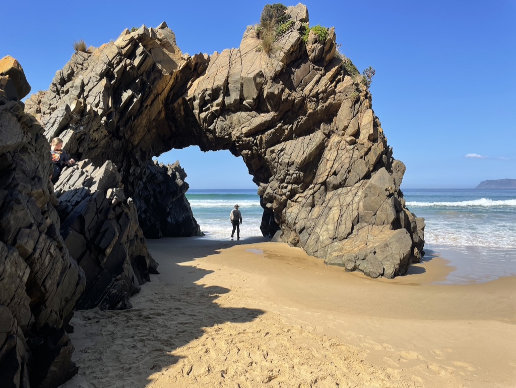 Bruny Island Arch Sandy Beach | Park Trek