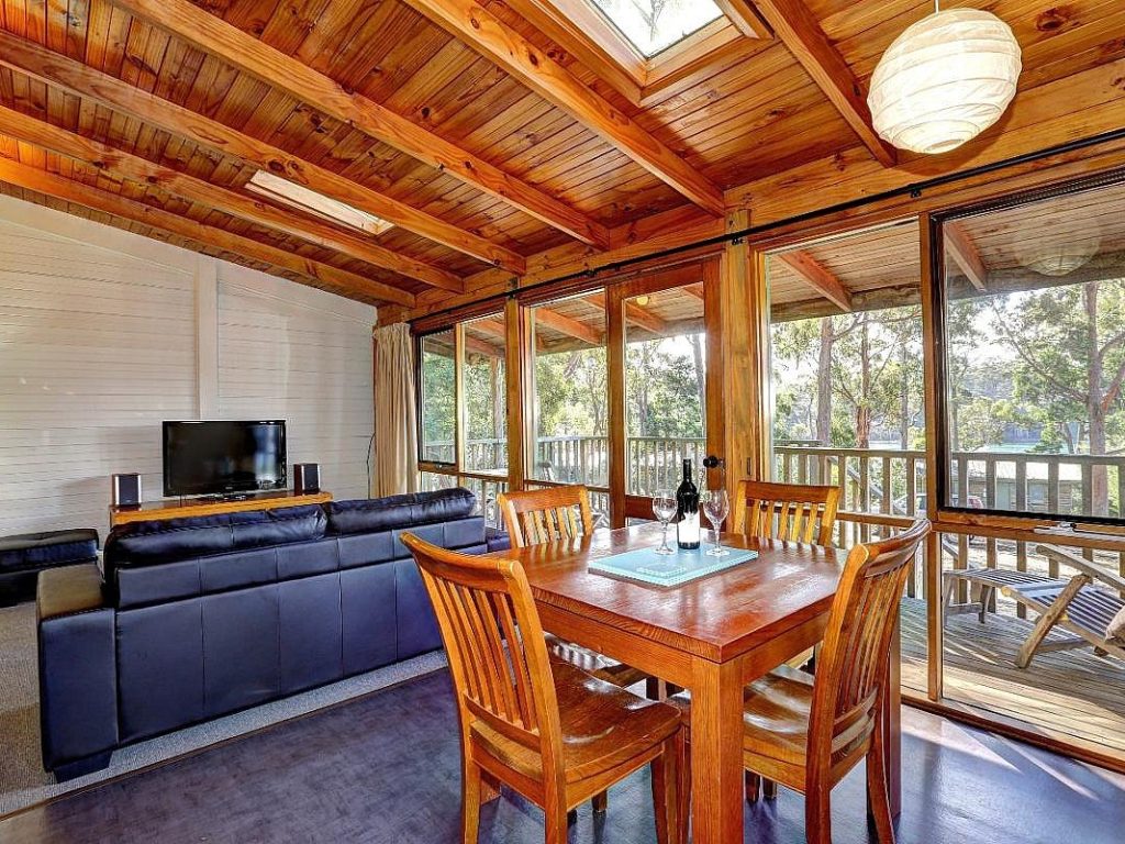 Three-Capes-Stewarts-Bay-living-1024x768 | Park Trek